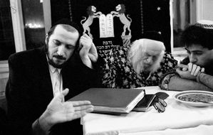Rabbiner Schmuel Aharon und sein Sohn Michoel Pressburger, 1991 © Christine de Grancy